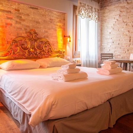 Rosso Charm B&B Венеція Екстер'єр фото