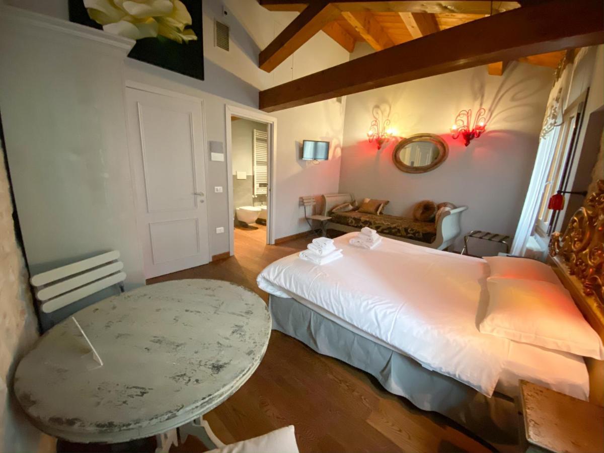 Rosso Charm B&B Венеція Екстер'єр фото
